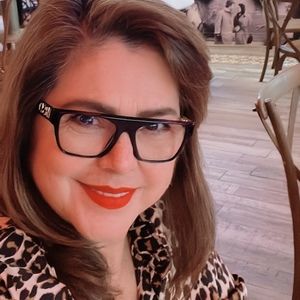 Meet your Posher, Maria